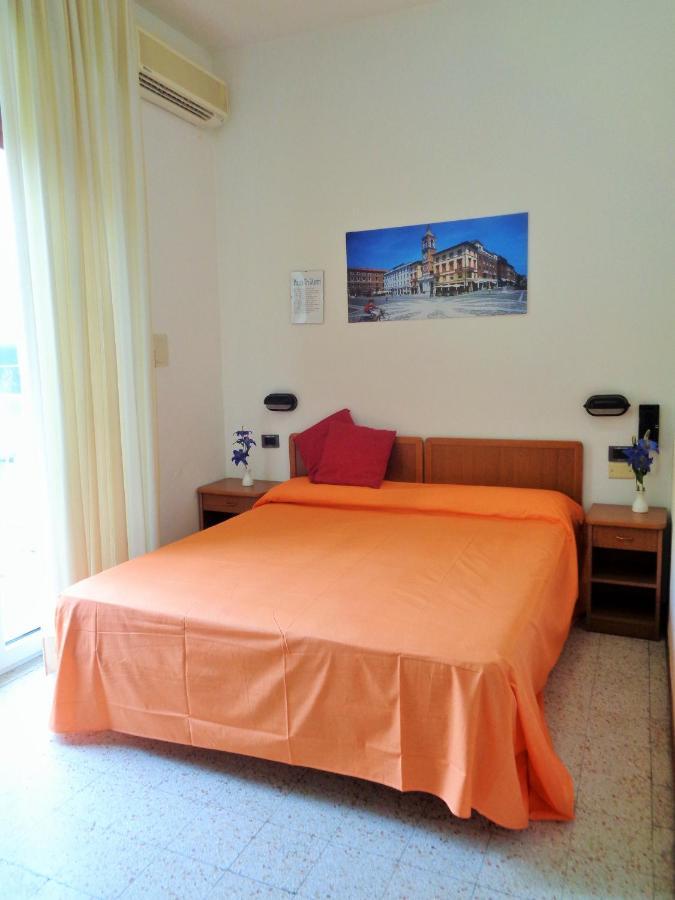 Hotel Lariana Rivazzurra Di Rimini Esterno foto