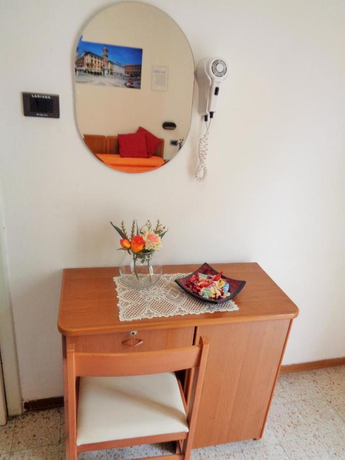 Hotel Lariana Rivazzurra Di Rimini Esterno foto