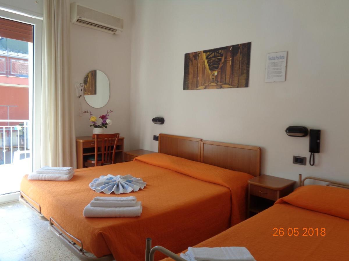 Hotel Lariana Rivazzurra Di Rimini Esterno foto