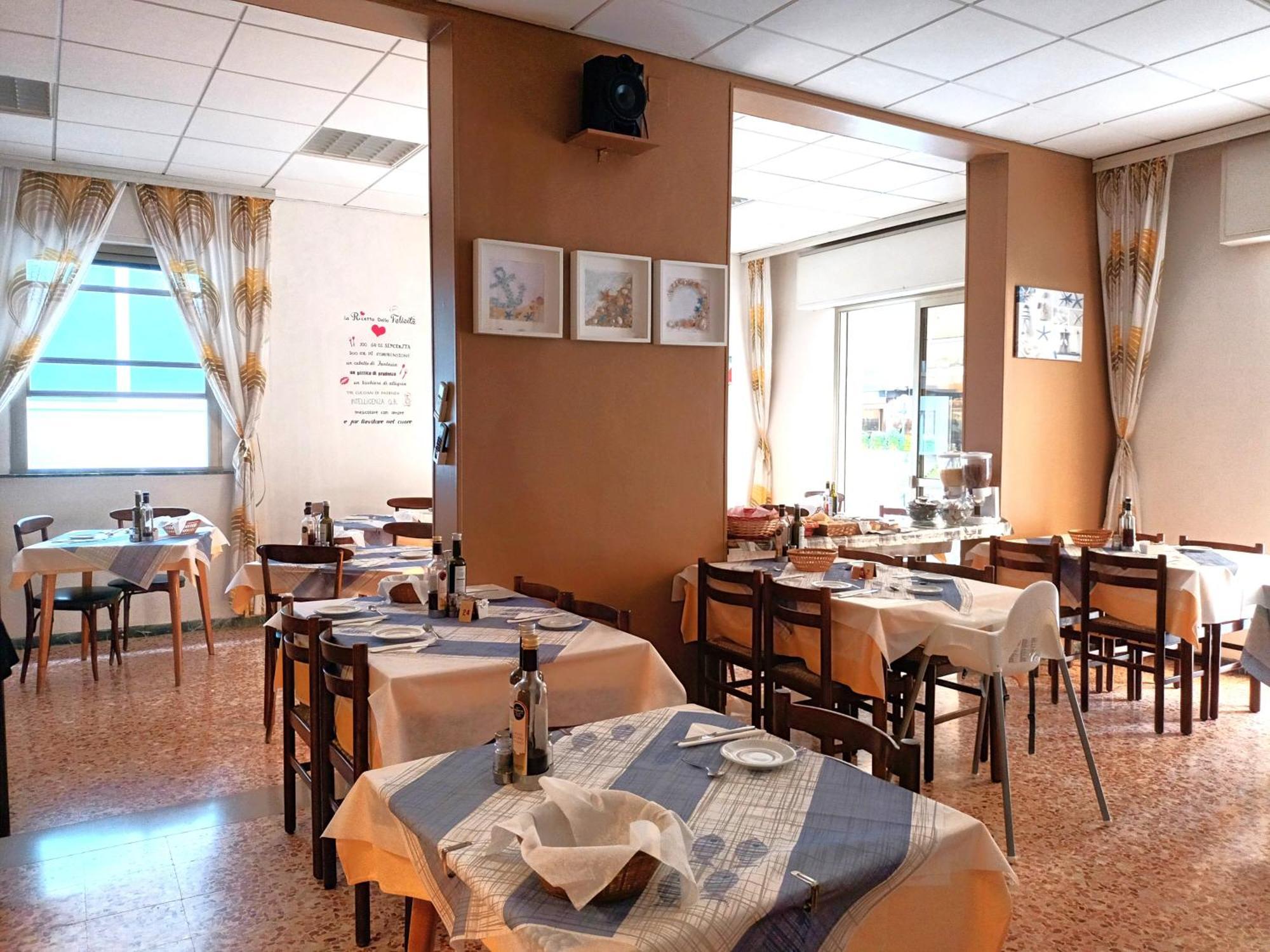 Hotel Lariana Rivazzurra Di Rimini Esterno foto
