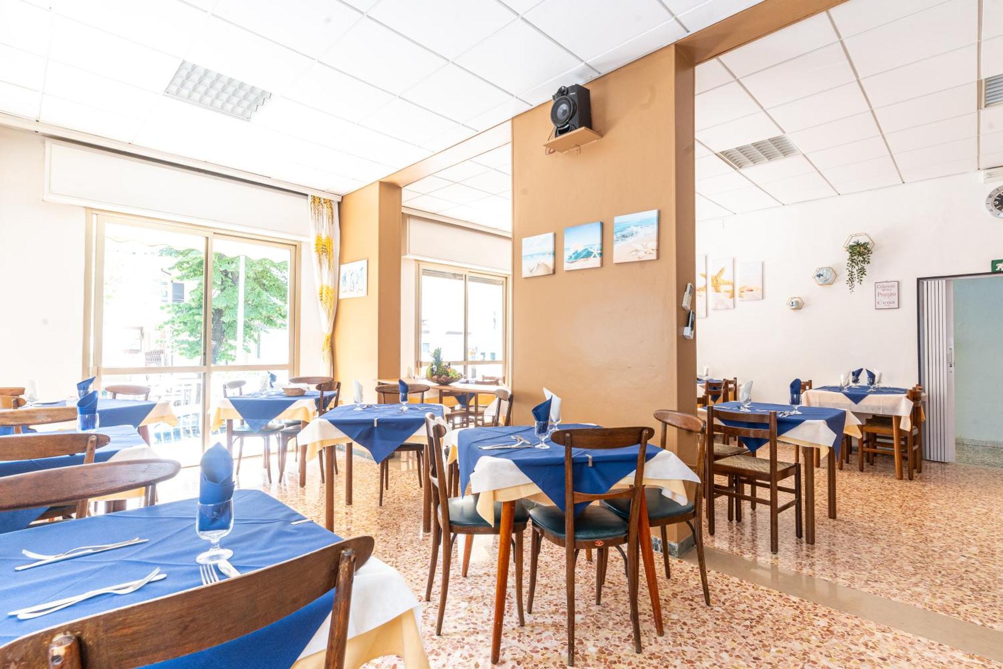 Hotel Lariana Rivazzurra Di Rimini Esterno foto