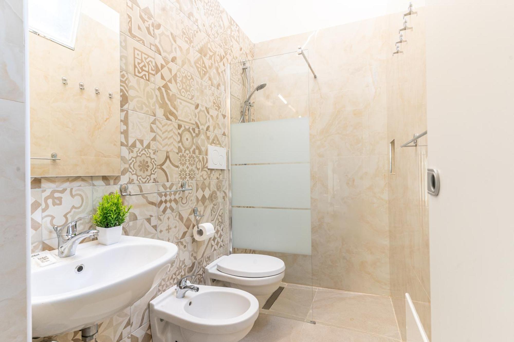 Hotel Lariana Rivazzurra Di Rimini Esterno foto
